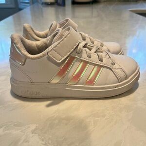Kids White Sneakers - Adidas Grand Court - Barely used